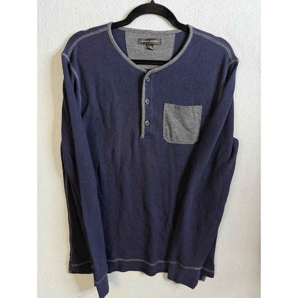 Banana Republic Sweatshirt‎ Men's Medium Blue Gray Long Sleeve Henley Shirt